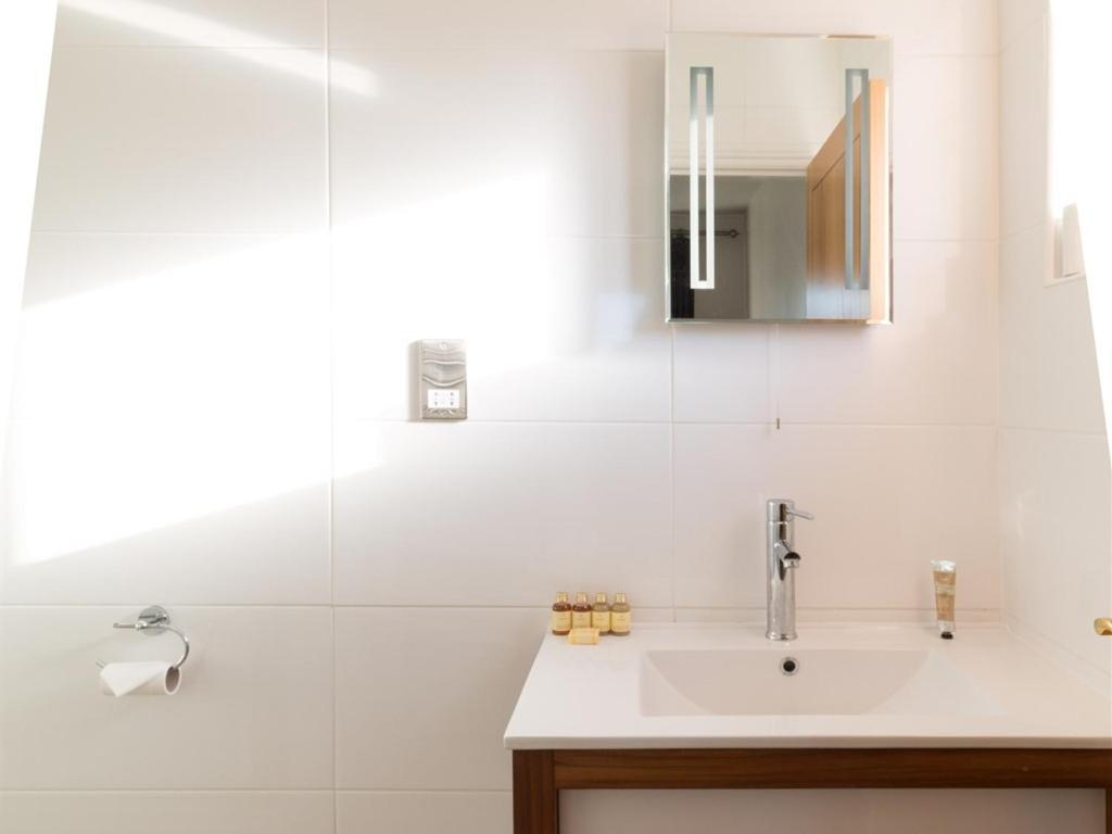 The Three Horseshoes Inn Bridport Room photo