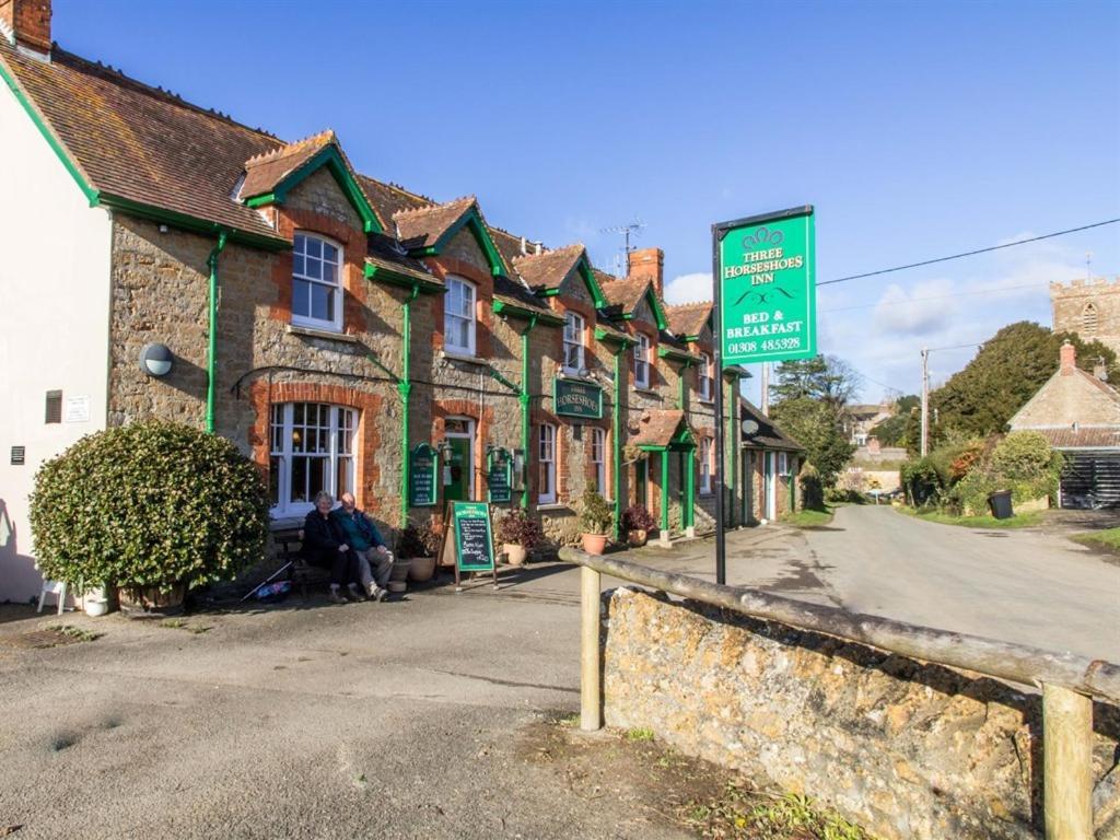 The Three Horseshoes Inn Bridport Exterior photo