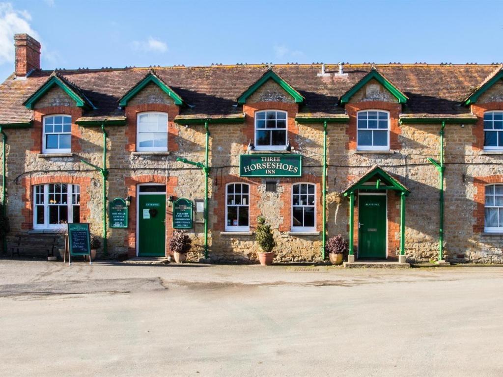 The Three Horseshoes Inn Bridport Exterior photo